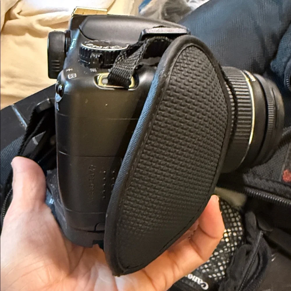 Canon EOS Rebel XSi Kit - Red and Black